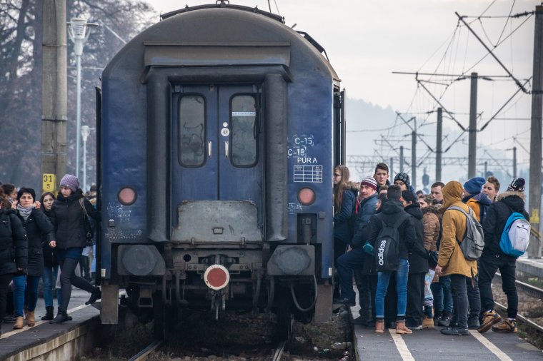 Napirenden az utazási diákkedvezmény: 50 százalék helyett 90 százalékos támogatás