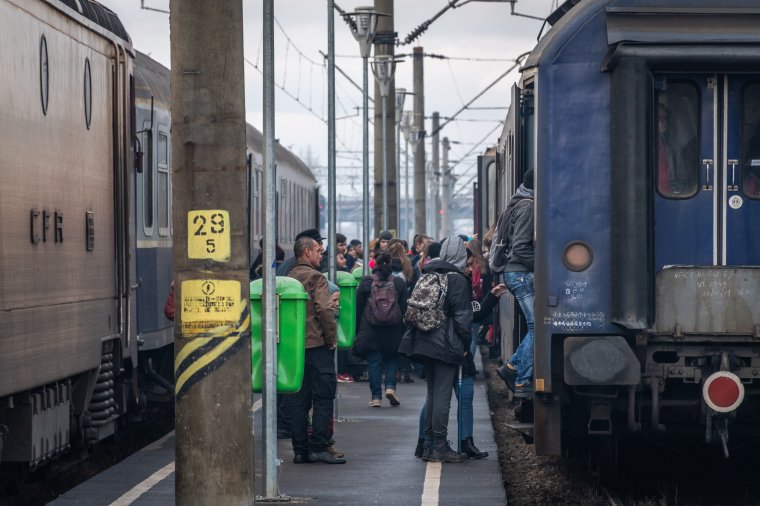 CFR: ingyen szállíthatják az utasok síléceiket vagy hódeszkáikat a személyvonatok második osztályán