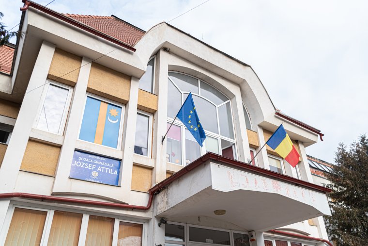 Három osztályban is online oktatásra állnak át a József Attila Általános Iskolában