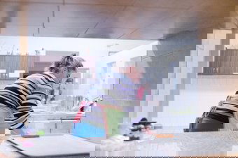 A kormány is elismeri: megdrágult az élet, ezért tíz lejt emel