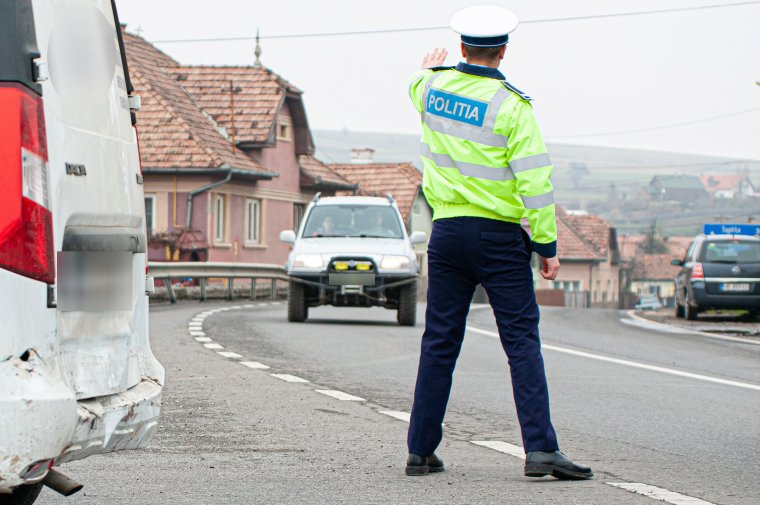 Hamisított jogosítvánnyal bukott le