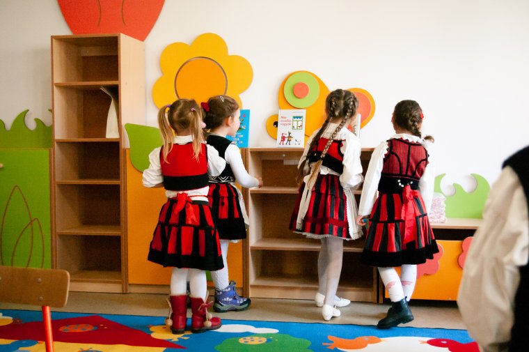Modern magyar óvodát adtak át Balánbányán