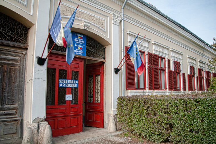 Johannis hálát adott a szavazópecsétes bajnokoknak, Dăncilă burkoltan diktatúrával riogatott