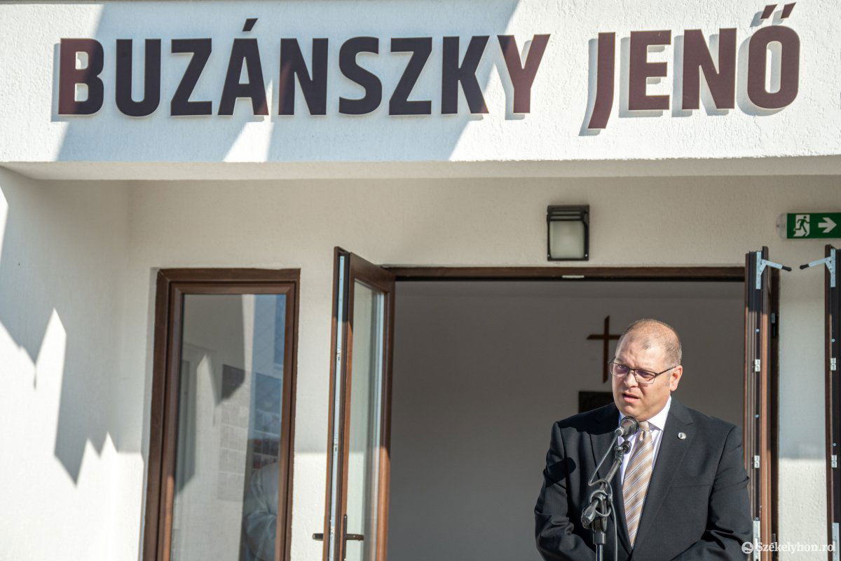 Ifj. Buzánszky Jenő •  Fotó: Pinti Attila