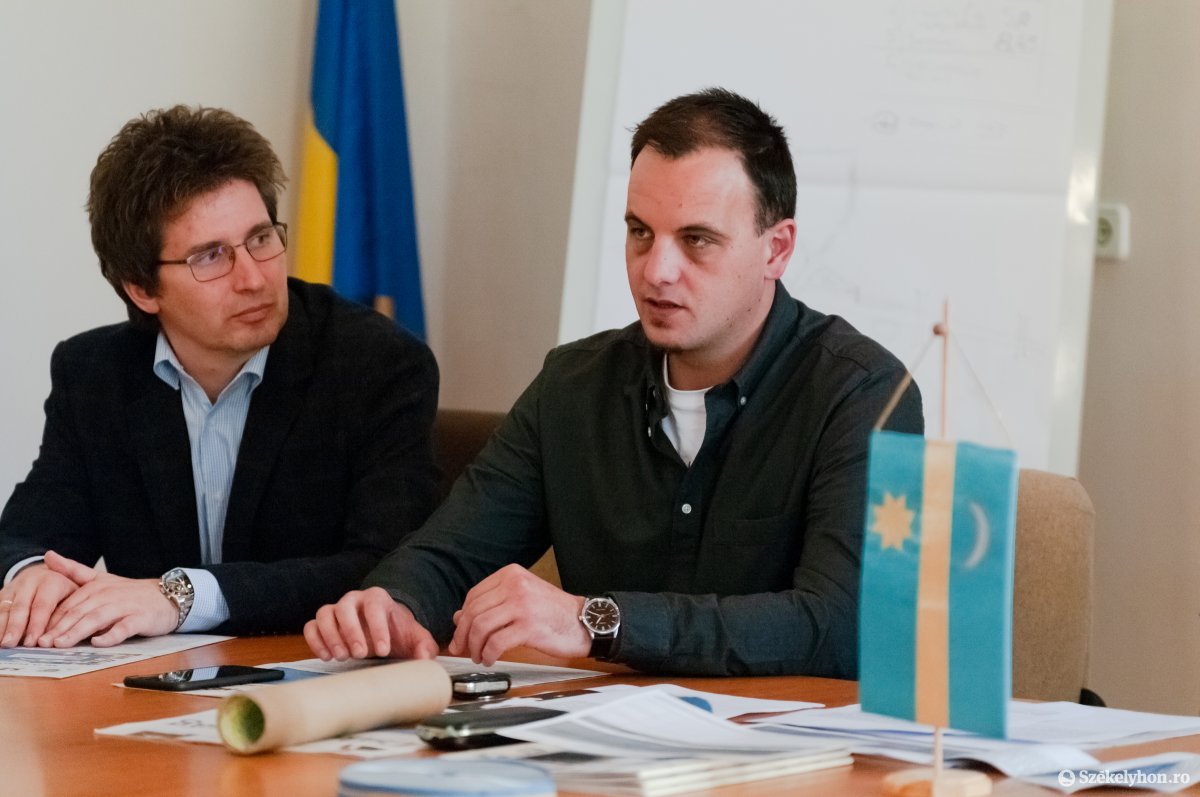 Tőke Ervin (jobbról) •  Fotó: Gábos Albin