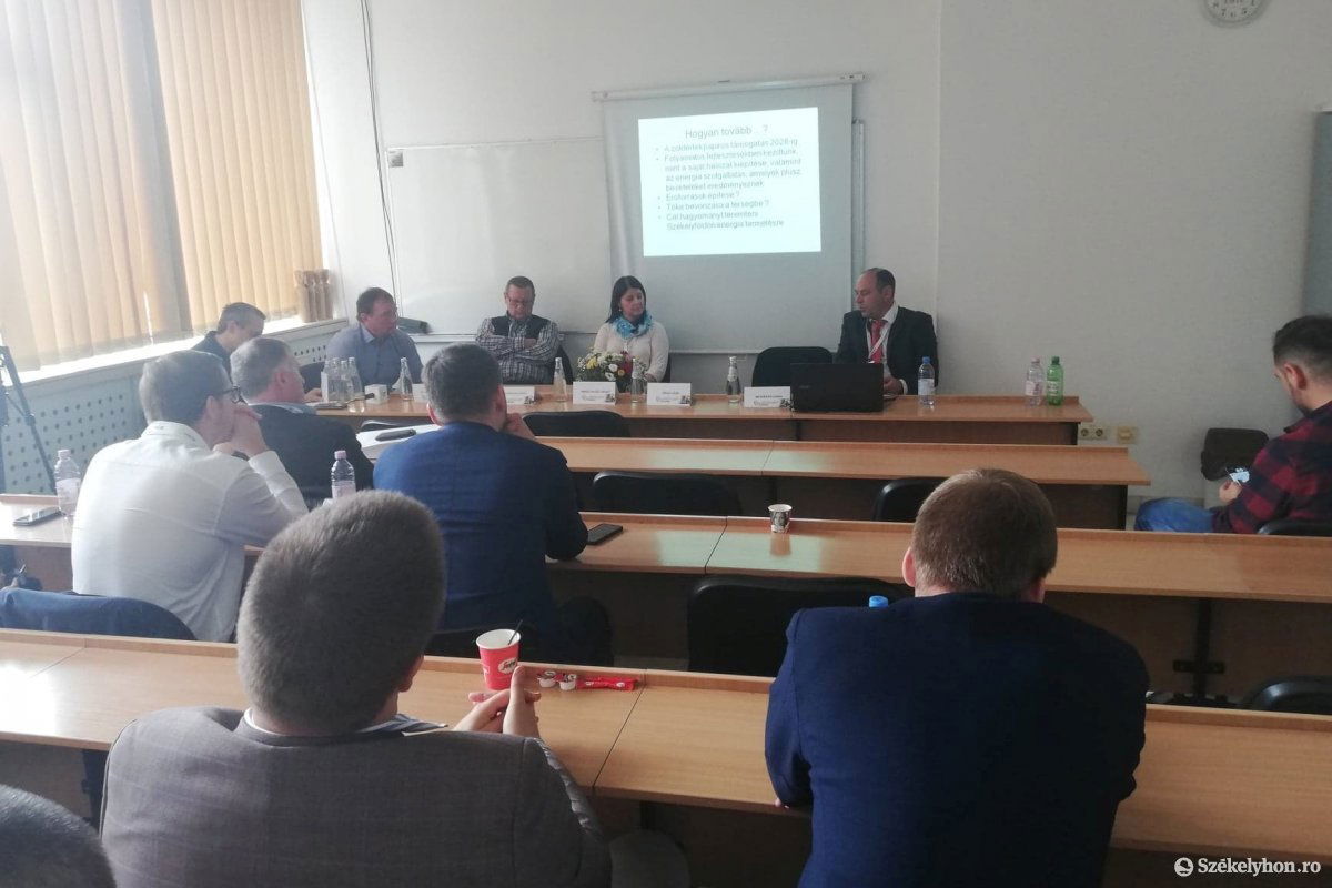 A helyben megtermelt energiáról is értekeztek a közgazdászok vándorgyűlésén, Csíkszeredában •  Fotó: Iszlai Katalin
