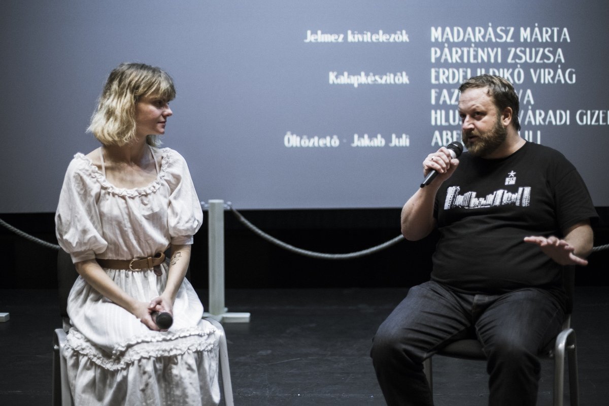 Jakab Juli és Beretvás Gábor. Közvetlen hangulatú közönségtalálkozót hoztak össze •  Fotó: Kelemen Kinga/Filmszereda