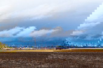 Kilencven százalékkal csökkentené a károsanyag-kibocsátást az Európai Bizottság 2040-ig