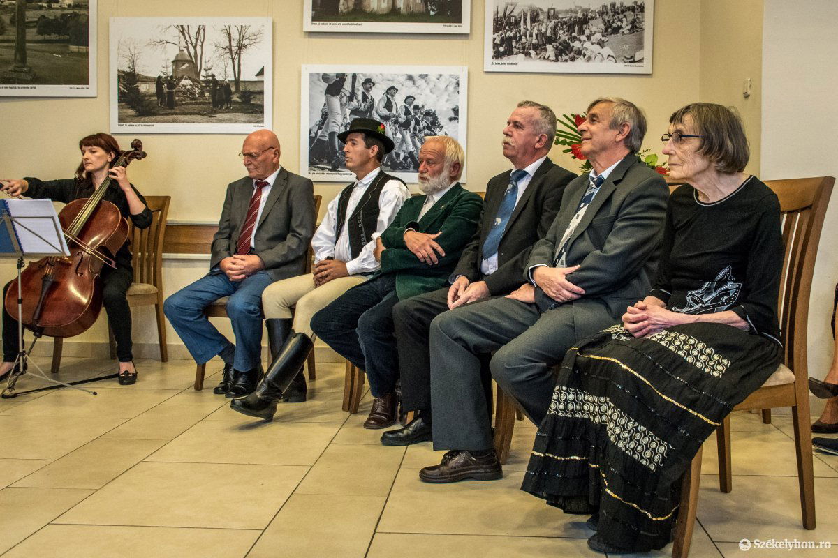 Magas rangú elismeréseket adtak át Magyarország Csíkszeredai Főkonzulátusán •  Fotó: Pinti Attila