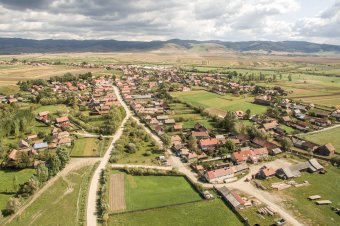 Tömegverekedés lett a szűk mezőgazdasági úti vitából Csatószegen