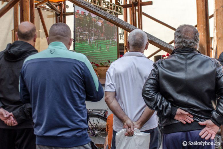 Továbbpasszolják a focimeccsek egy részét, megosztott vb-közvetítés jöhet Romániában