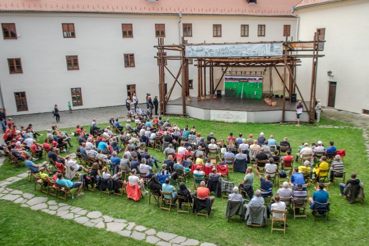 Szurkolói udvaron lehet nézni a Snagov–FK Csíkszereda meccset is
