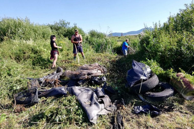 Törvénytelen hulladéklerakás helyszínévé vált a csíktaplocai terület