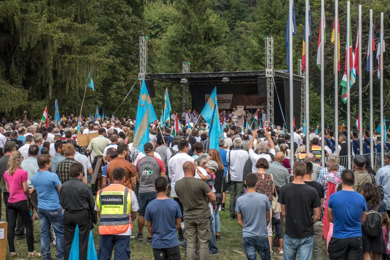 Következményei lettek annak, hogy iskolabuszokkal is szállították a megemlékezőket Úzvölgyébe