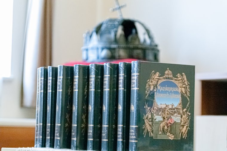 Értékes monográfiasorozattal gazdagodtak a Hargita megyei intézmények
