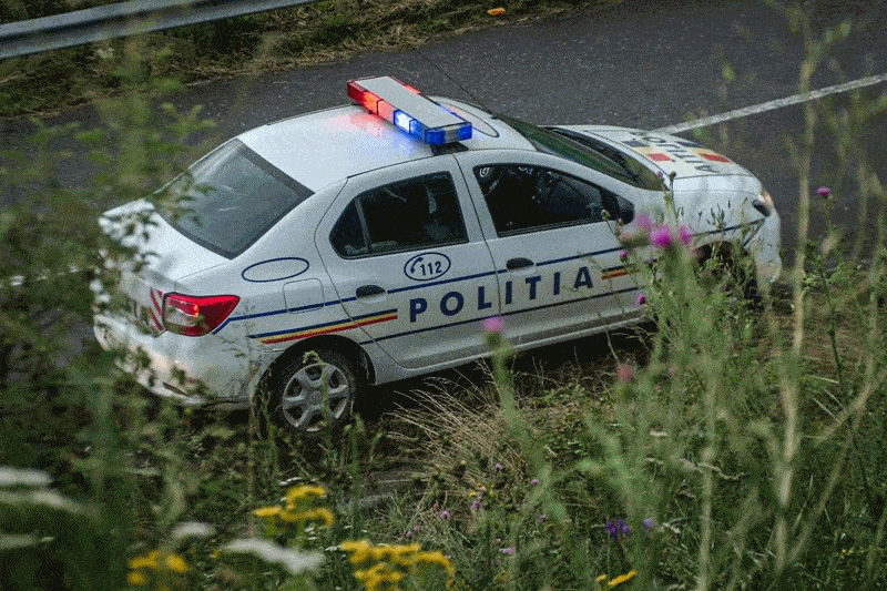 Vásárlás előtt próbakörre vitt autóval menekült a rendőrök elől