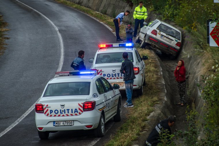 Ittasan, jogosítvány nélkül balesetezett Csíkszentkirály közelében