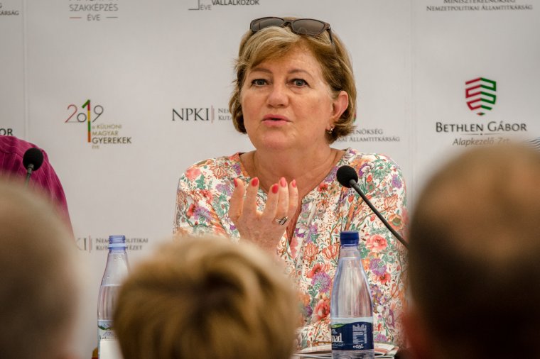 A nemzeti régiókért indított polgári kezdeményezés aláírására buzdít Szili Katalin miniszterelnöki megbízott