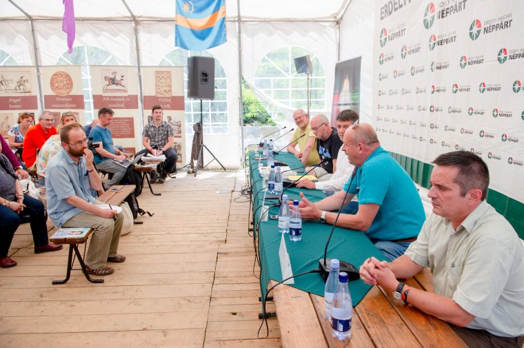 Tusványos: a MOGYE ügye politikai kérdés