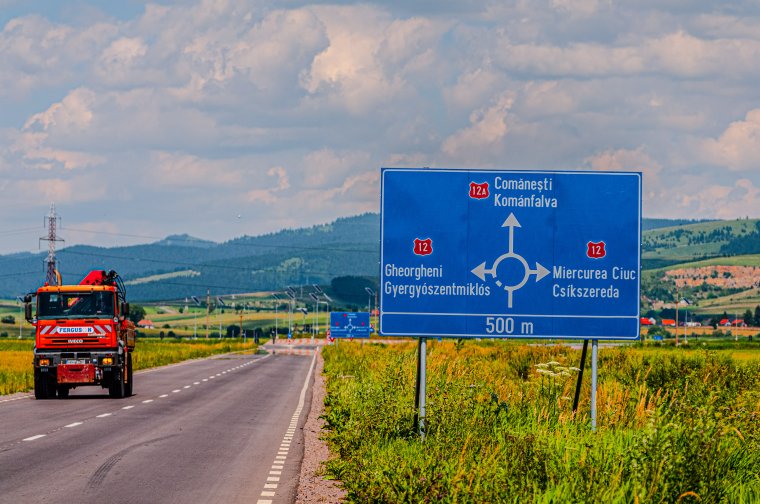 Érvénytelenítették a bírságot, magyar felirat is lehet a forgalmi táblákon