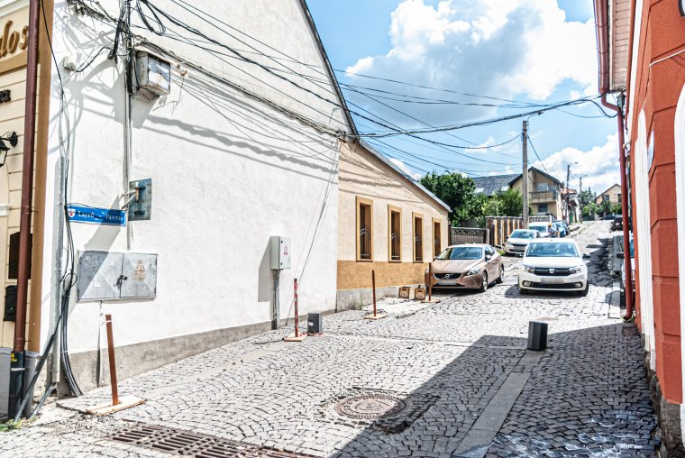 Késik a sétálóutcai behajtás korlátozása