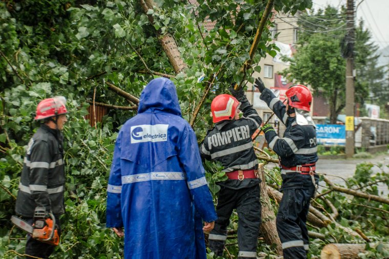 Közel harminc településen okozott károkat a vihar