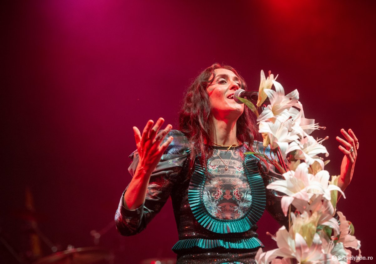 A székelyföldi származású Bocskor Bíborka vezette, alternatív zenét játszó Magashegyi Underground is fellép a NyárON Szereda fesztiválon •  Fotó: Beliczay László