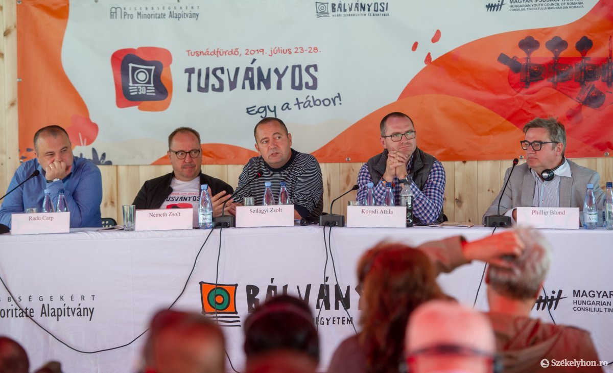 Az előadók szerint előnyben kellene részesíteni a jószomszédi kapcsolatokon alapuló közép-európai partnerséget &bullet;  Fotó: Beliczay László