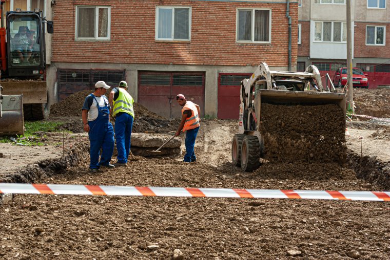 Lakótelepi felújítás Csíkszeredában – akadályokkal