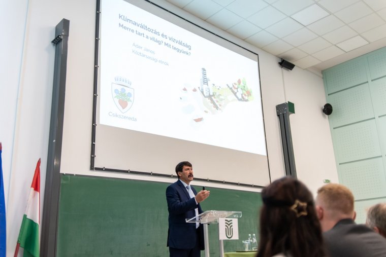 Áder János Csíkszeredában a klímaváltozásról és a vízválságról