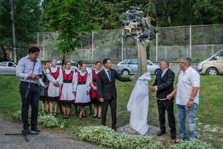 Az összefogás és az egymásban való hit üzenetét közvetítették a világ felé