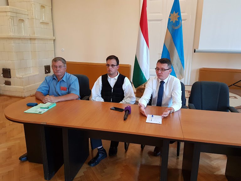 Veress Dávid, Tőke Ervin és Csomortányi István. Felemelnék a hangjukat az úzvölgyi események miatt •  Fotó: Kovács Attila