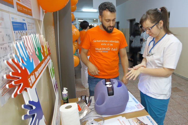 A helyes és alapos kézmosás fontosságára hívták fel a figyelmet a csíkszeredai kórházban