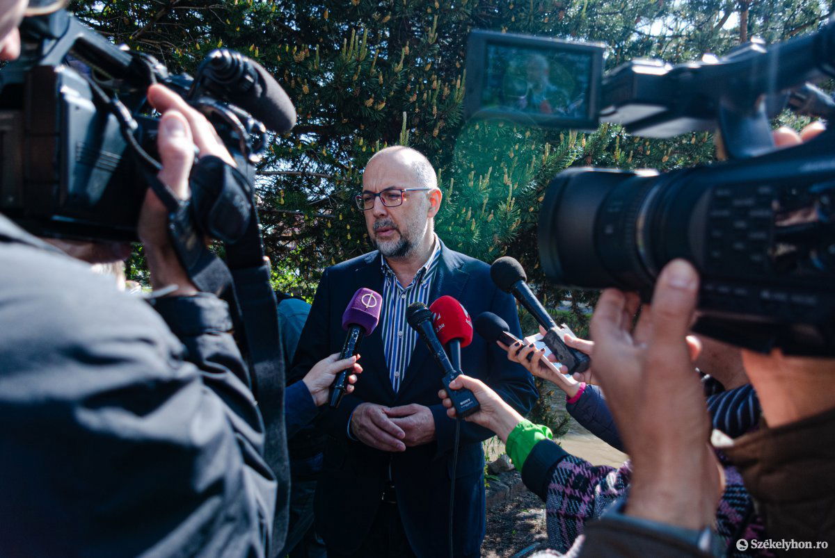 Messzire mennek. Fenyegetéssel, félretájékoztatással és háborús propaganda terjesztésével vádolják az RMDSZ elnökét &bullet;  Fotó: Gábos Albin