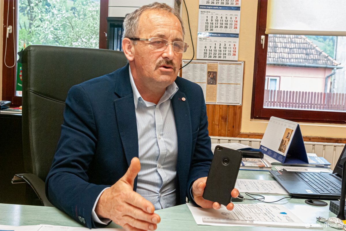 Pap Imre gyimesfelsőloki polgármester •  Fotó: Gábos Albin