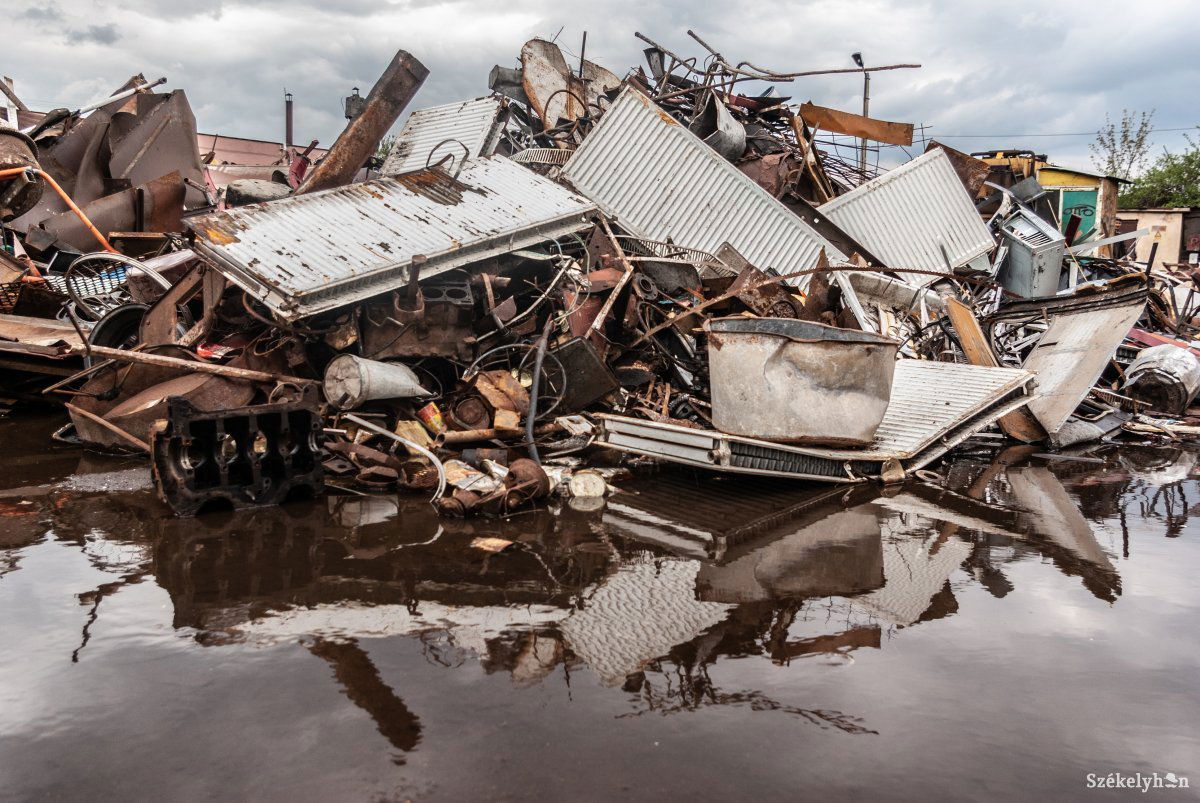 Azonnal értesíteni kell a rendőrséget, ha valaki a vasúti állományból származó anyagokat/tárgyakat akar ócskavasként értékesíteni. Képünk illusztráció •  Fotó: Gábos Albin
