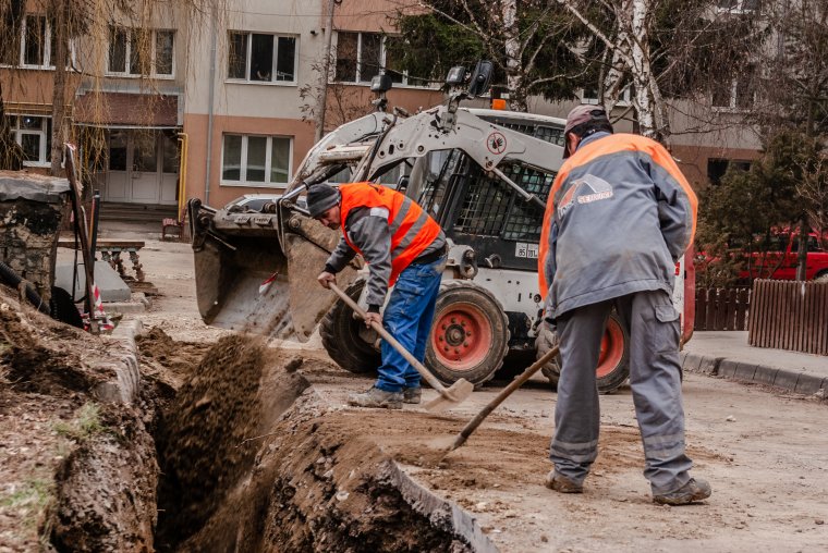 A java ezután következik: lakótelepi felújítás útlezárásokkal