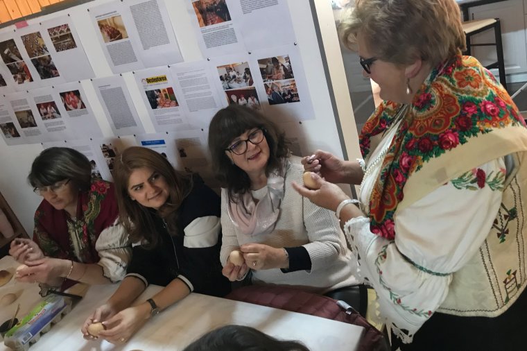 Közel százan a gyimesi tojásíróversenyen