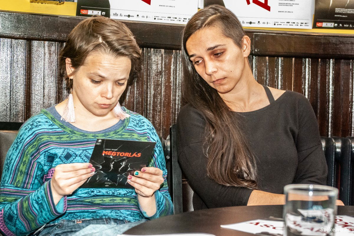 Deák Katalin, Biró Réka dramaturgok •  Fotó: Gábos Albin