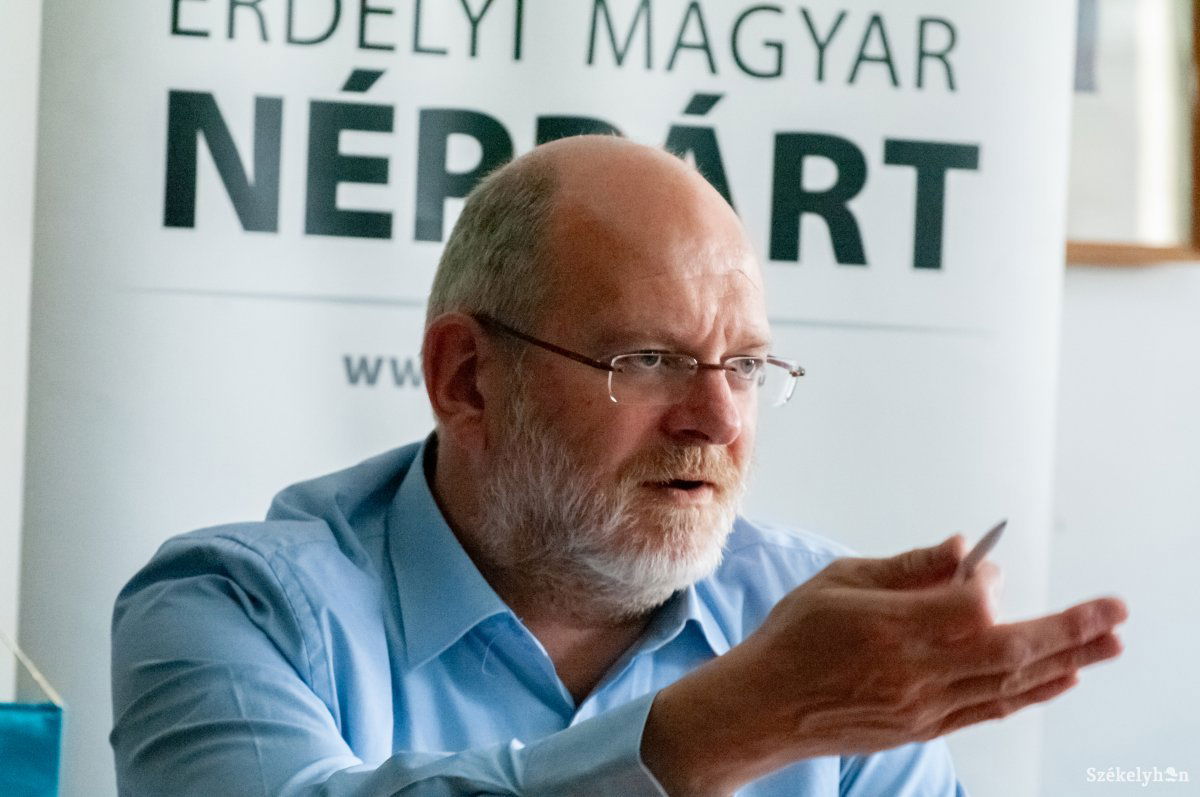 Zakariás Zoltán. Sarokszámokat ismertetett a költségvetésből •  Fotó: Gábos Albin
