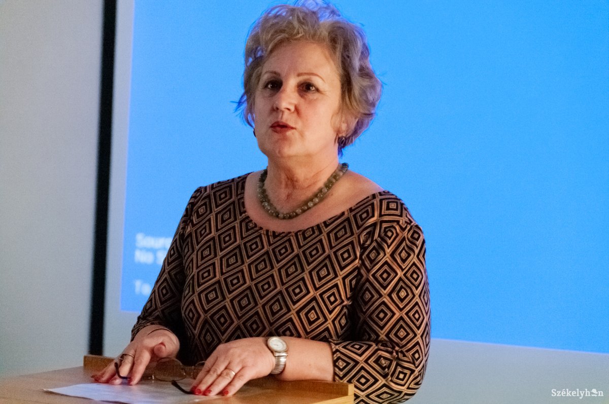 Elena Mîndru tanfelügyelő •  Fotó: Gábos Albin