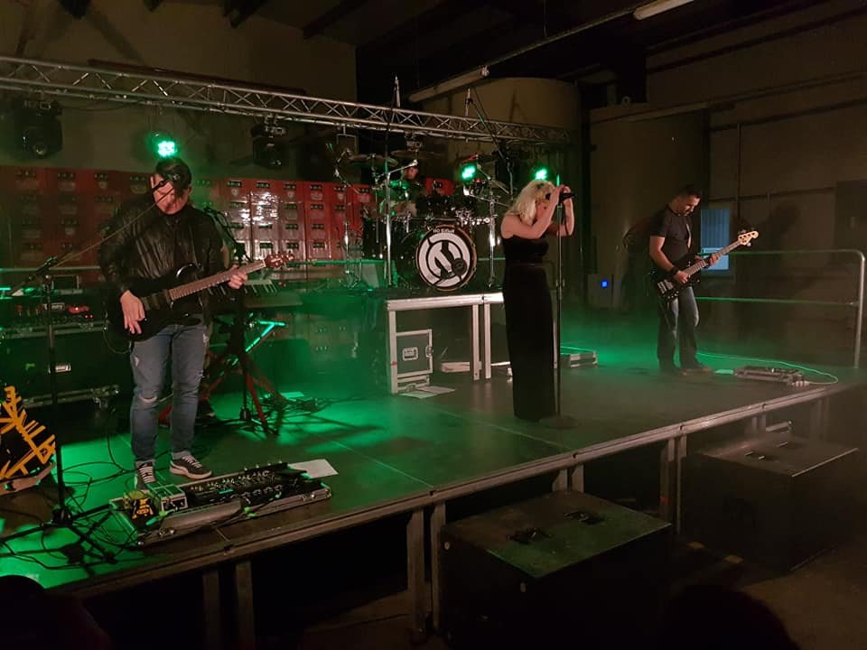 Minőségi produkciót szeretne nyújtani a No Sugar zenekar a magyarországi dalválasztó műsorban •  Fotó: No Sugar zenekar