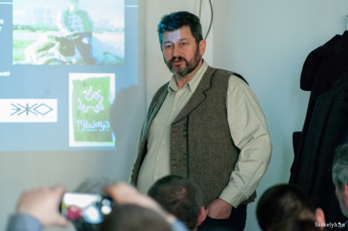 Bányász József gazda •  Fotó: Gábos Albin