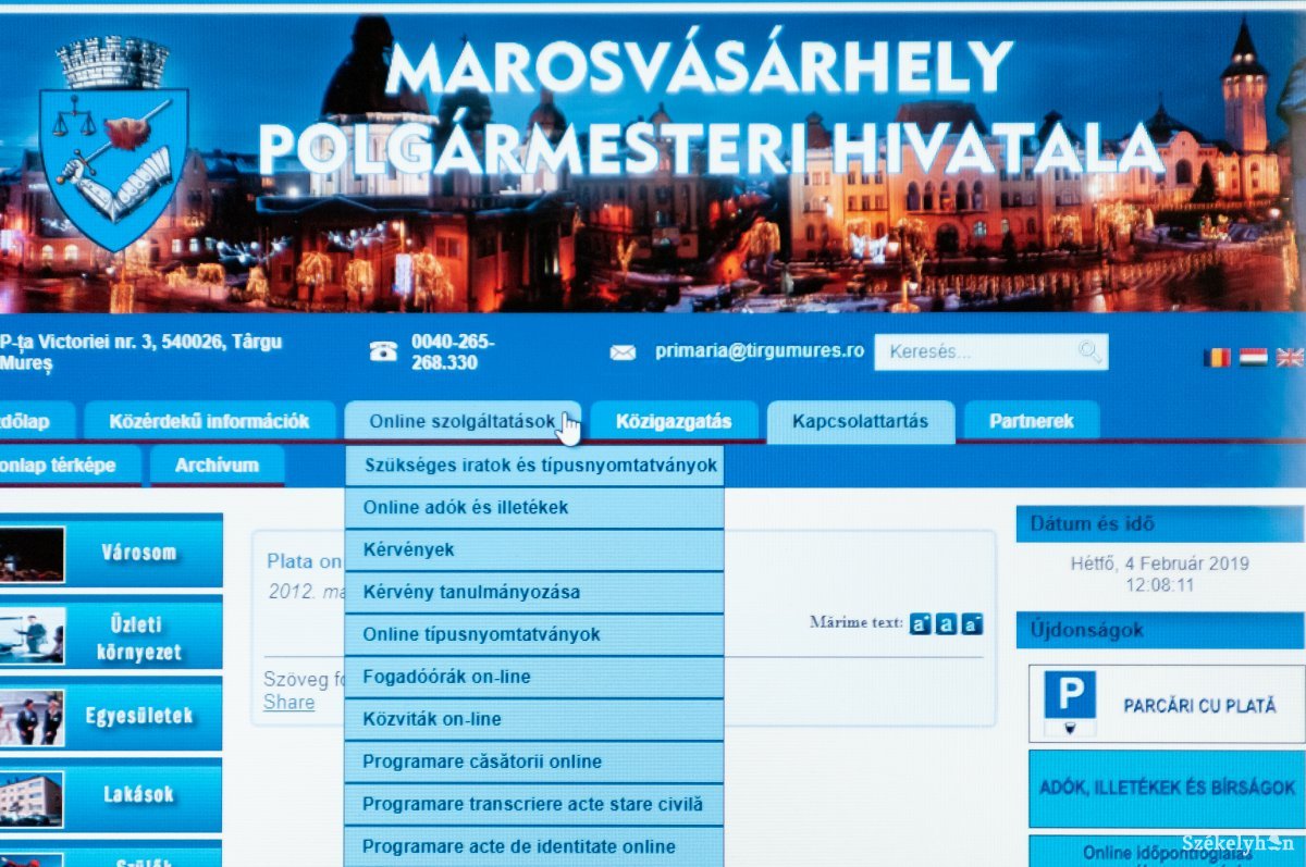 Az ügyintézés megkönnyítése érdekében internetes ügyfélkapukat nyitnának az önkormányzatok •  Fotó: Gábos Albin