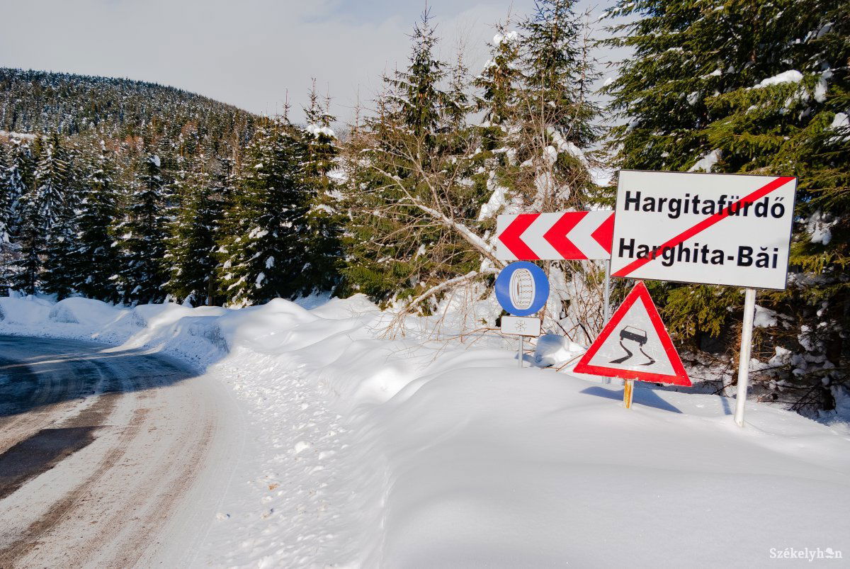 A Hargitafürdőre vezető megyei utat sok vendég, turista is használja minden évszakban •  Fotó: Gábos Albin