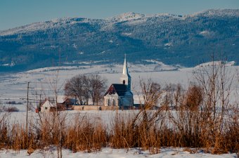 Tizedikes diákok fogadták örökbe a csíkdelnei műemléktemplomot