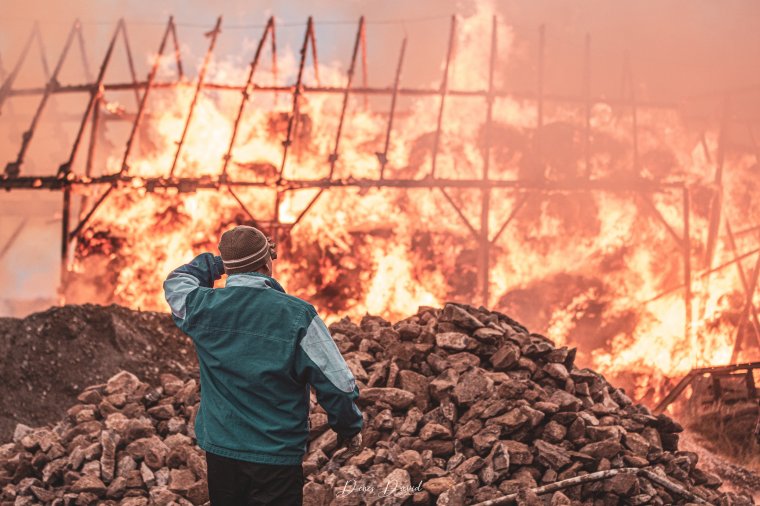 Ezer négyzetméteren tomboló lángok Csatószegen
