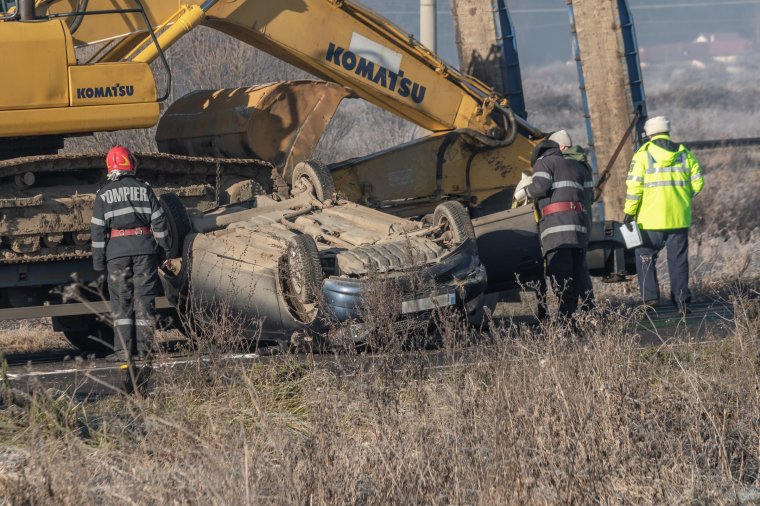 Többször átfordult, majd a tetején landolt egy autó Csíkszereda közelében