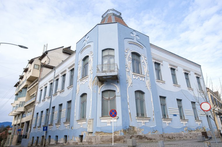 Gazdát cserélt a jobb időket is megélt csíkszeredai „kék ház”