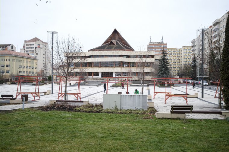 Folytatni kell a nyomozást a Szakszervezetek Művelődési Házának megvásárlása ügyében